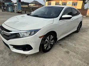 Honda Civic Sport 4dr Hatchback (1.5L 4cyl) 2017 White