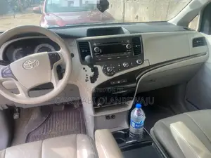 Toyota Sienna 2011 Gray