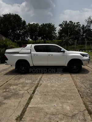 Toyota Hilux 2021 White