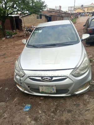Hyundai Accent 2012 Silver