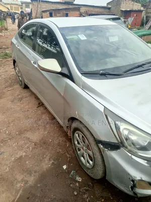 Hyundai Accent 2012 Silver
