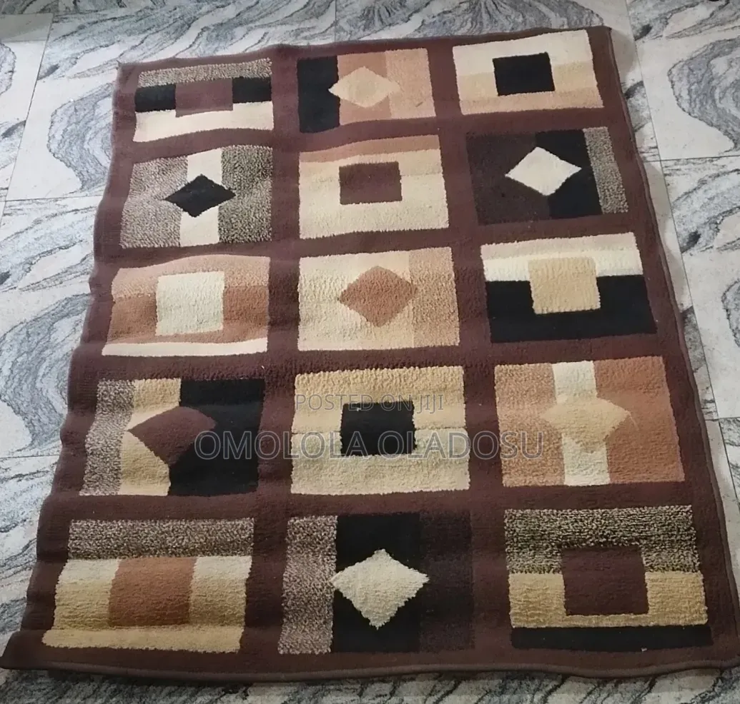 Medium Size Center Table Rug