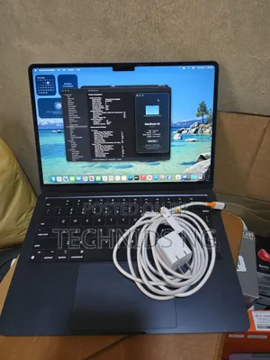 Laptop Apple MacBook Air 2022 M2 8GB Apple M2 SSD 256GB