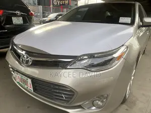 Toyota Avalon Limited Sedan FWD (3.5L 6cyl 6A) 2013 Gold
