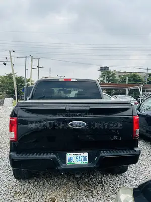 Ford F-150 XL 4x2 Regular Cab Styleside 8 ft. box 141 in. WB 2017 Black