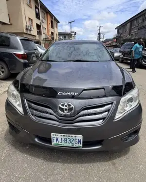 Toyota Camry SE 4dr Sedan (2.5L 4cyl 6AM) 2010 Gray