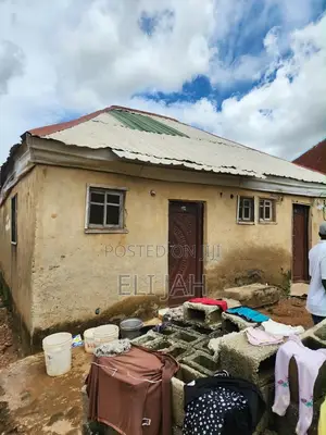 3bdrm House in Chafuyi, Apo Resettlement for sale