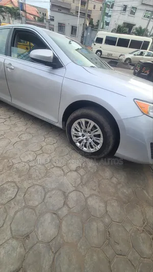 Toyota Camry L 4dr Sedan (2.5L 4cyl 6A) 2012 Silver