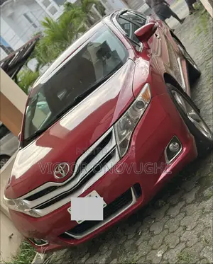 Toyota Venza XLE 4dr Wagon (3.5L 6cyl 6A) 2015 Red