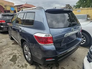 Toyota Highlander 2013 Blue