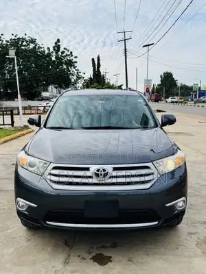 Toyota Highlander Limited 3.5l 4WD 2013 Gray