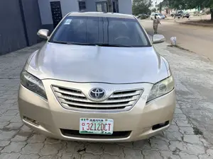 Toyota Camry XLE V6 4dr Sedan (3.5L 6cyl 6AM) 2008 Gold