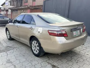 Toyota Camry XLE V6 4dr Sedan (3.5L 6cyl 6AM) 2008 Gold