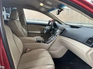 Toyota Venza XLE 4dr Wagon (3.5L 6cyl 6A) 2015 Red
