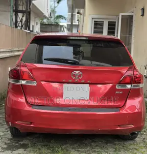 Toyota Venza XLE 4dr Wagon (3.5L 6cyl 6A) 2015 Red