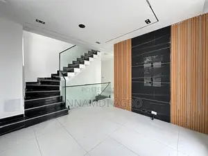 5bdrm Duplex in Lafiaji for rent