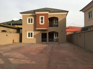 3bdrm Block of Flats in Secured Area, Magodo Isheri for sale