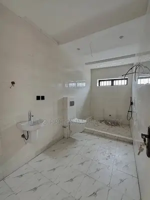 4bdrm Duplex in Gra for sale