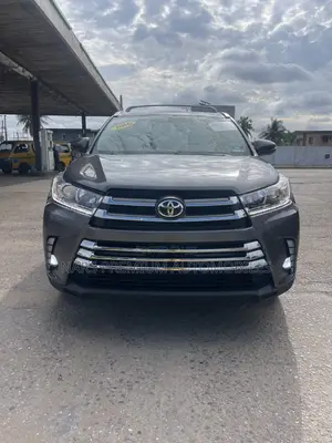 Toyota Highlander XLE V6 4x4 (3.5L 6cyl 6A) 2016 Gray