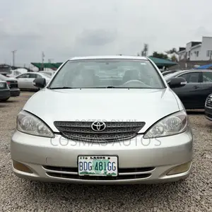 Toyota Camry XLE V6 Sedan (3.0L 6cyl A5) 2003 Gray