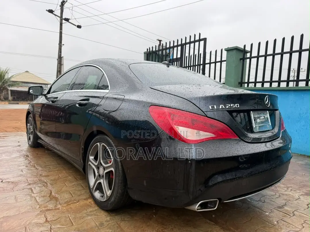 Mercedes-Benz C250 2014 Black
