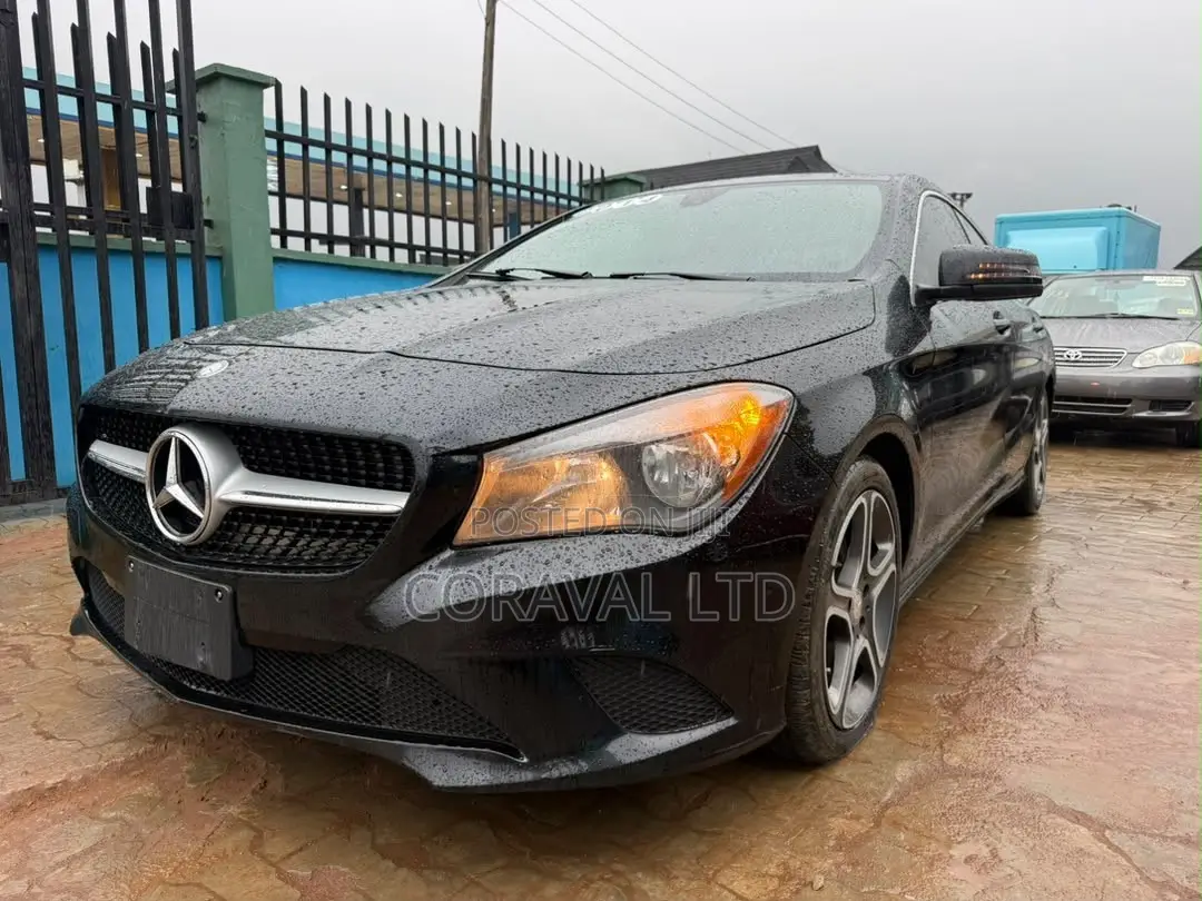 Mercedes-Benz C250 2014 Black
