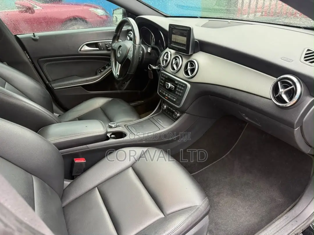 Mercedes-Benz C250 2014 Black