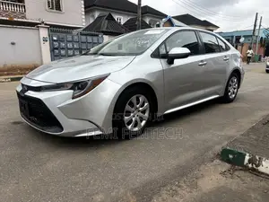 Toyota Corolla LE 2020 Silver