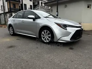 Toyota Corolla LE 2020 Silver