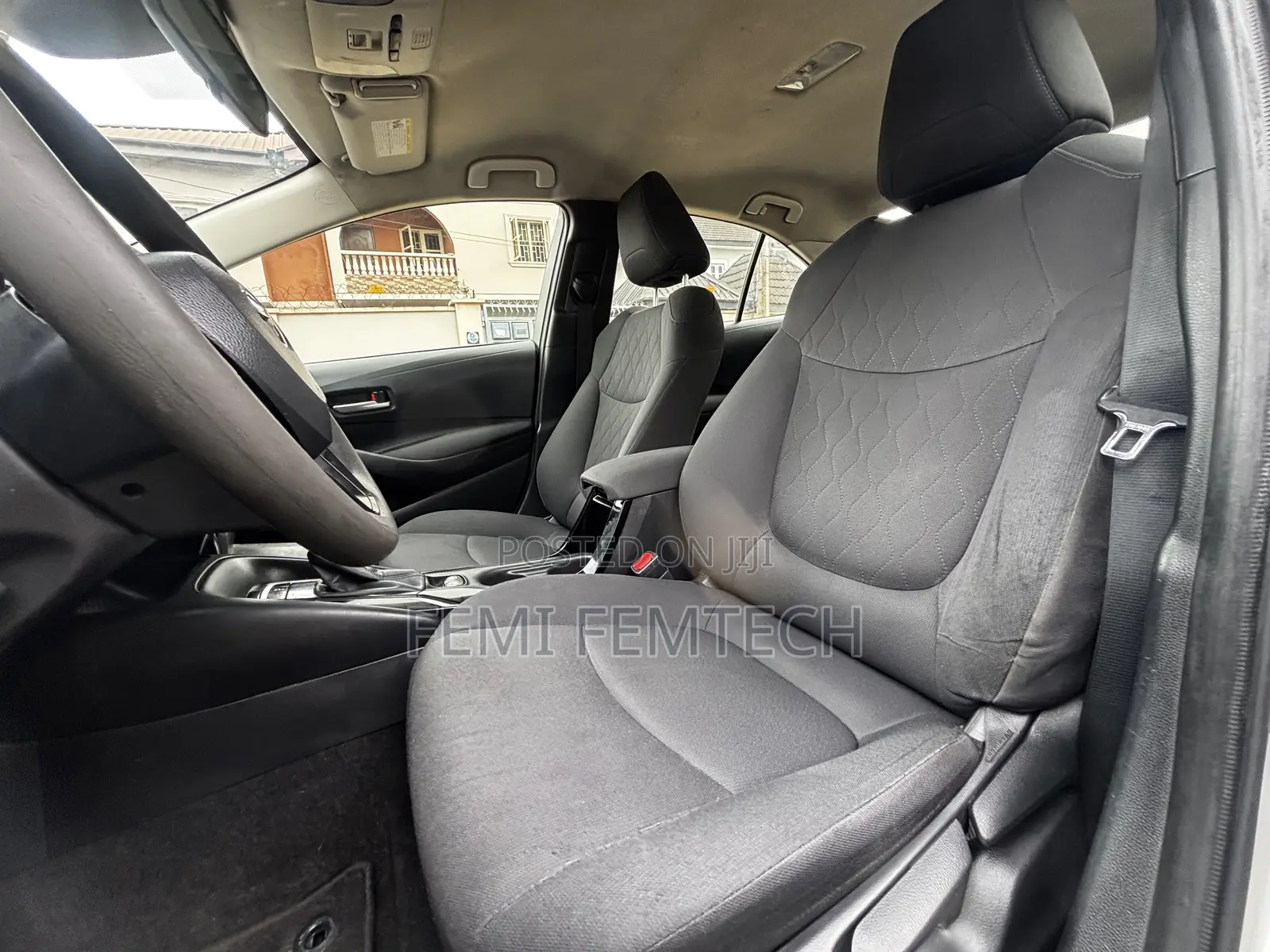 Toyota Corolla LE 2020 Silver