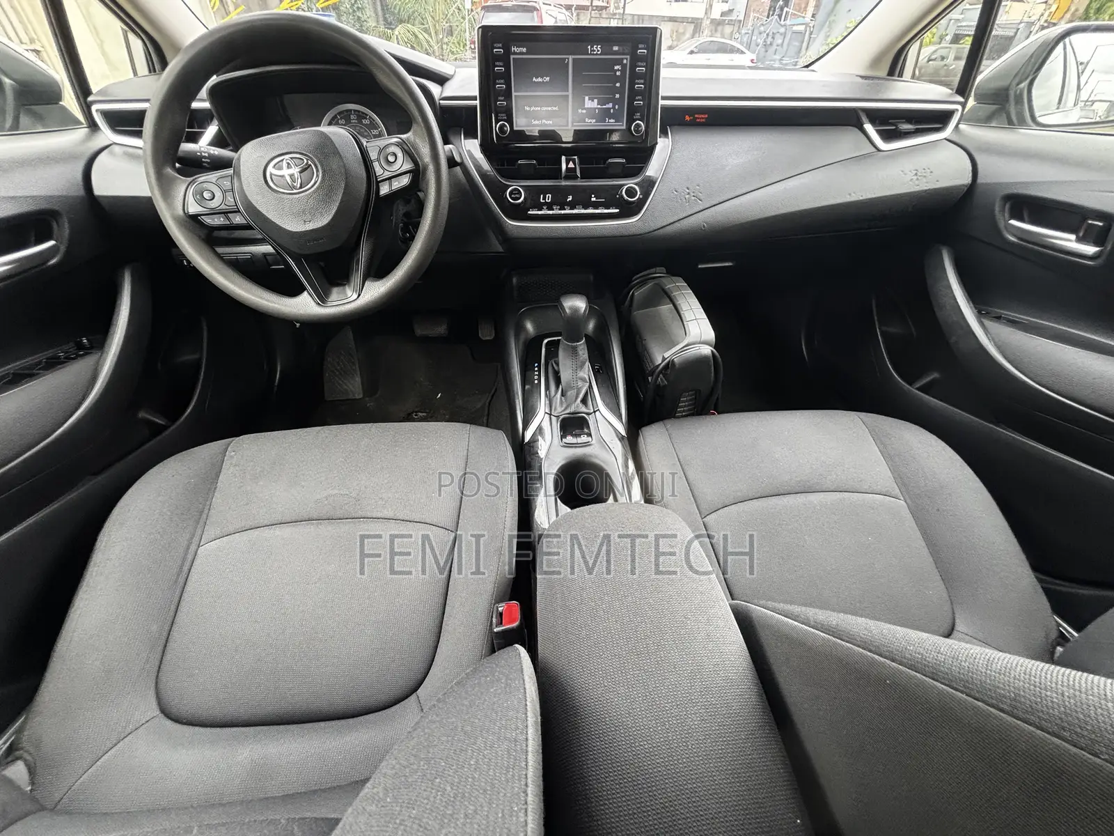 Toyota Corolla LE 2020 Silver