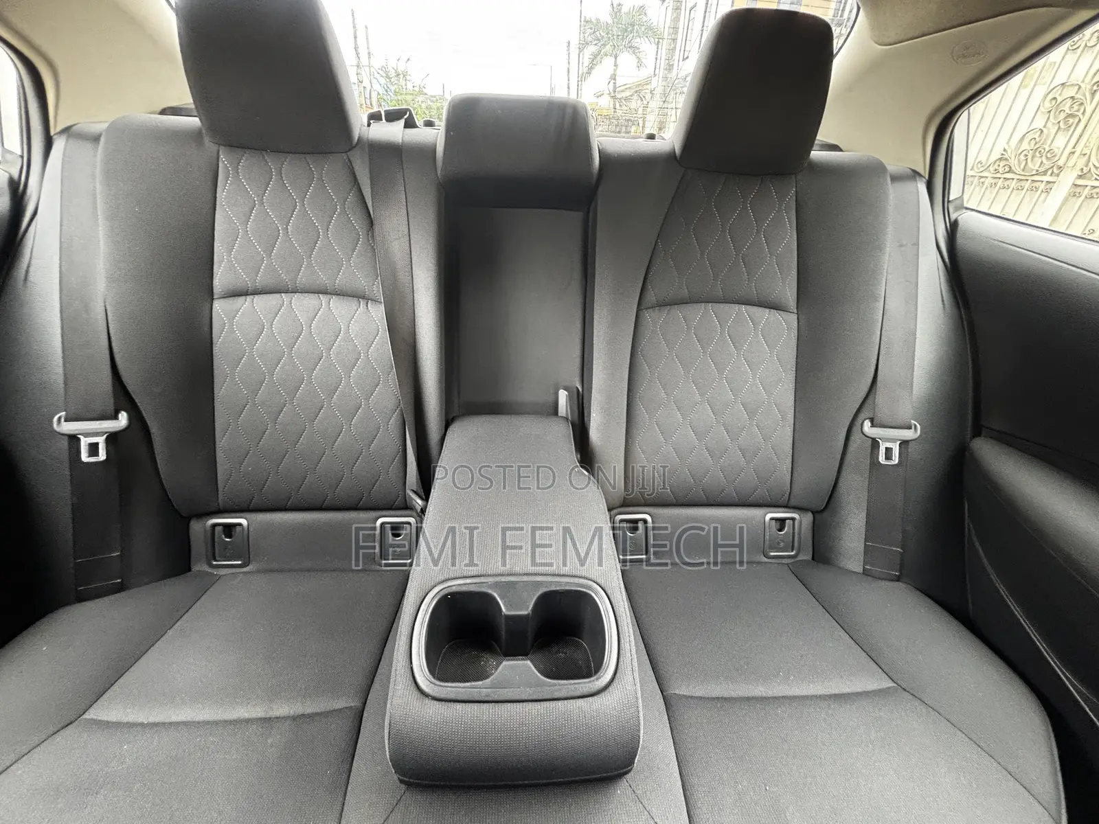 Toyota Corolla LE 2020 Silver