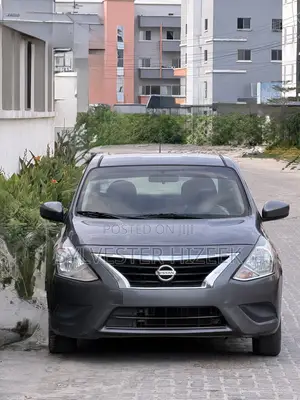 Nissan Versa 2018 Gray