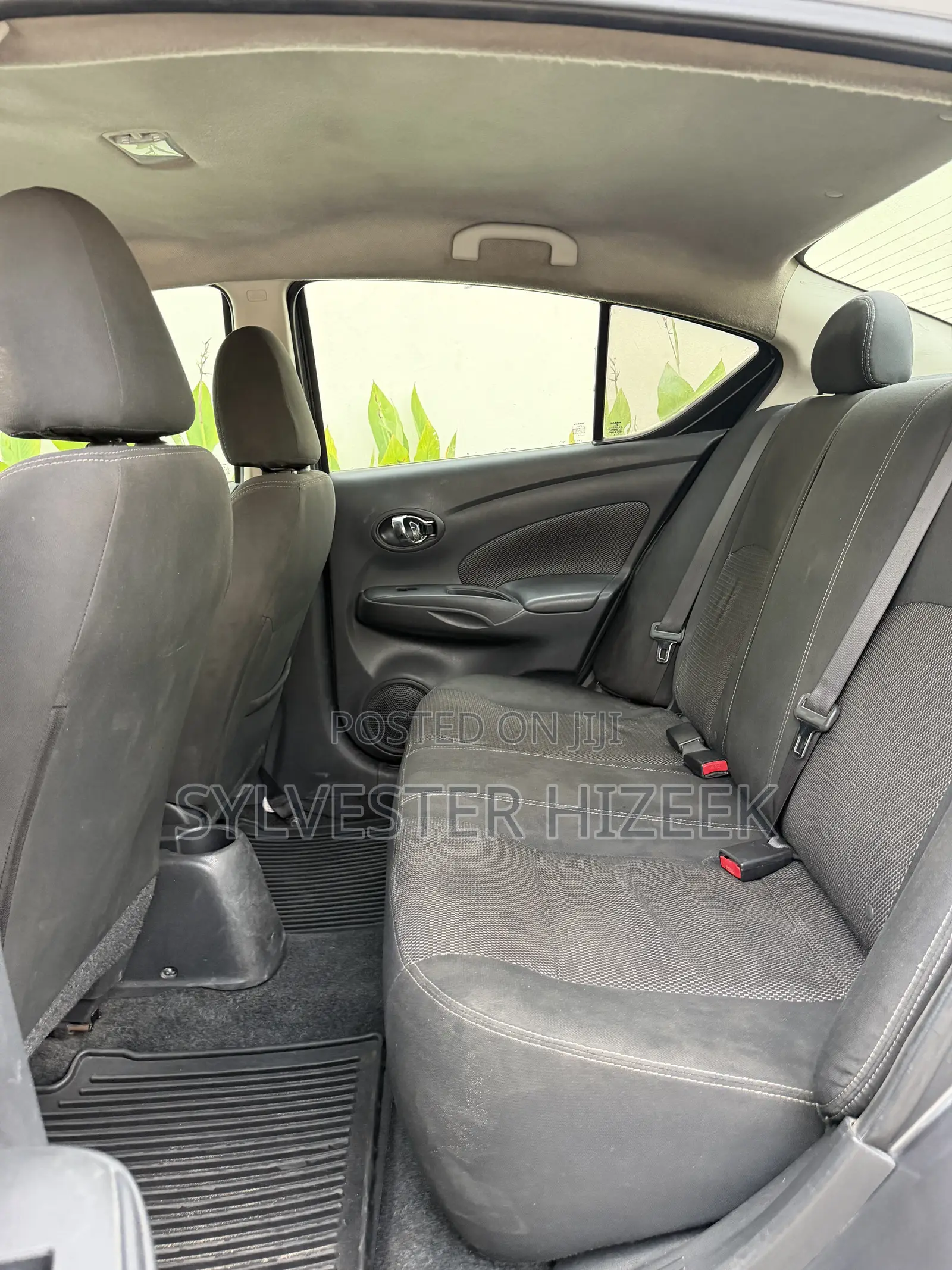 Nissan Versa 2018 Gray