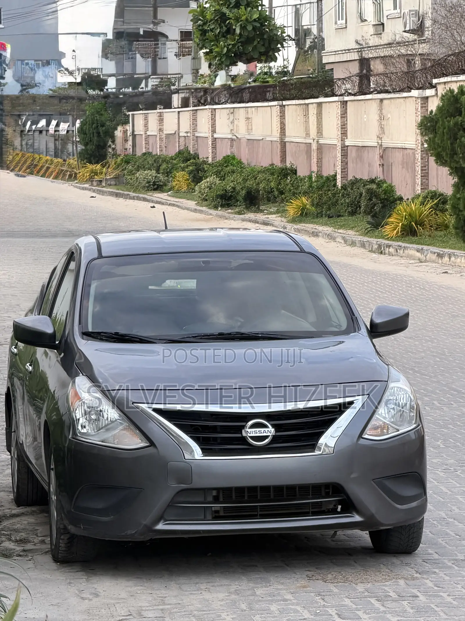 Nissan Versa 2018 Gray