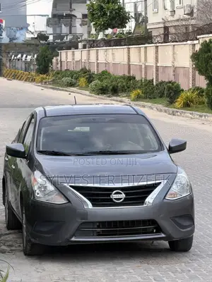 Nissan Versa 2018 Gray