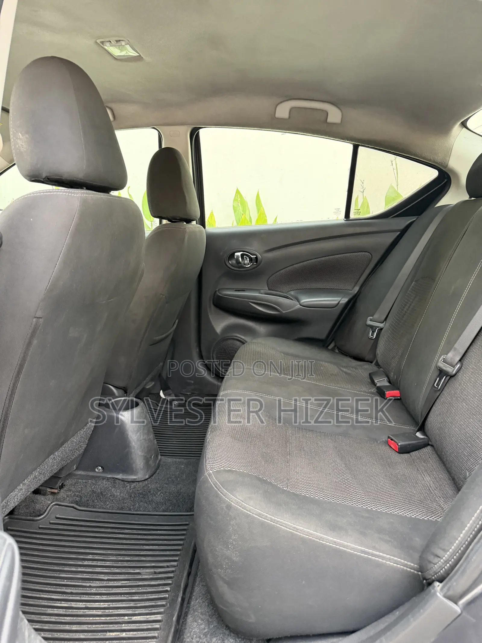Nissan Versa 2018 Gray