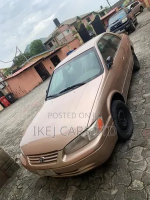 Toyota Camry 2001 Gold