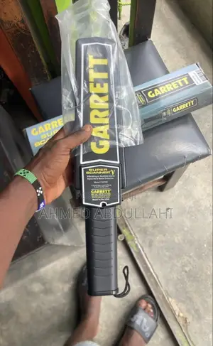 Garrett Super Scanner v Hand-Held Metal Detector,