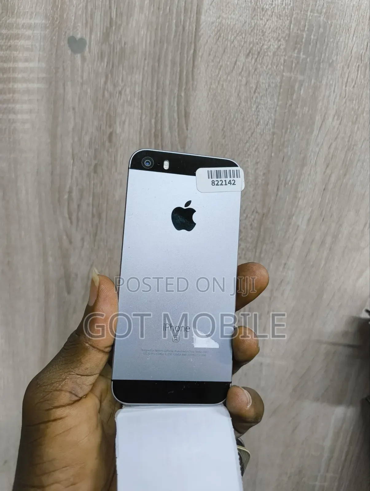Apple iPhone SE 64 GB Gray