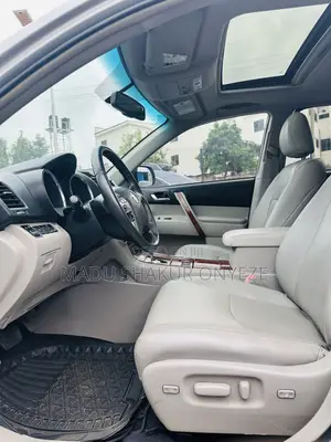 Toyota Highlander Limited 2012 Silver
