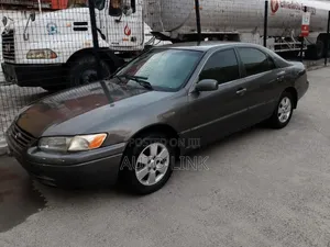 Toyota Camry 2000 Gray