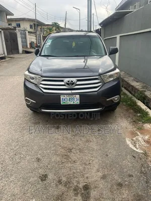 Toyota Highlander SE 2012 Gray