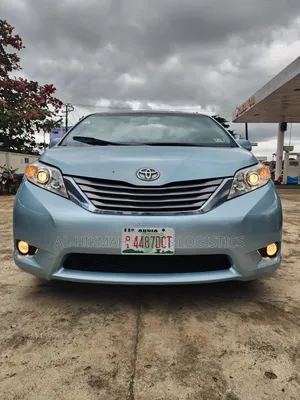 Toyota Sienna XLE 7-Passenger 4dr Minivan AWD (3.5L 6cyl 6A) 2015 Blue