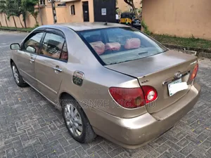 Toyota Corolla 2007 Gold