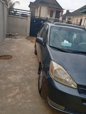 Toyota Sienna XLE Limited 2005 Gray