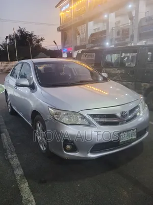 Toyota Corolla LE 4dr Sedan (1.8L 4cyl 4A) 2010 Silver
