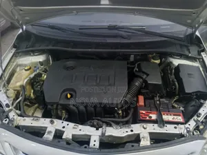 Toyota Corolla LE 4dr Sedan (1.8L 4cyl 4A) 2010 Silver