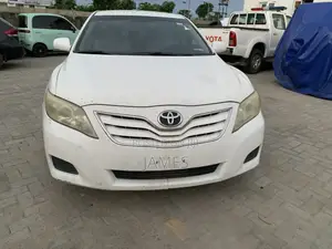Toyota Camry LE 4dr Sedan (2.5L 4cyl 6AM) 2010 White