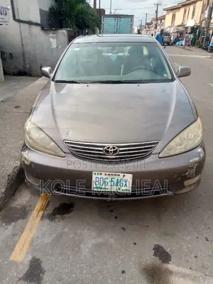 Toyota Camry 2005 Gray